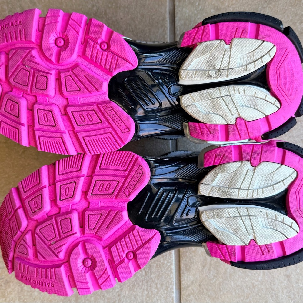 Balenciaga Pink Runner Sneakers Woman fit US size 10 - Picture 6 of 8